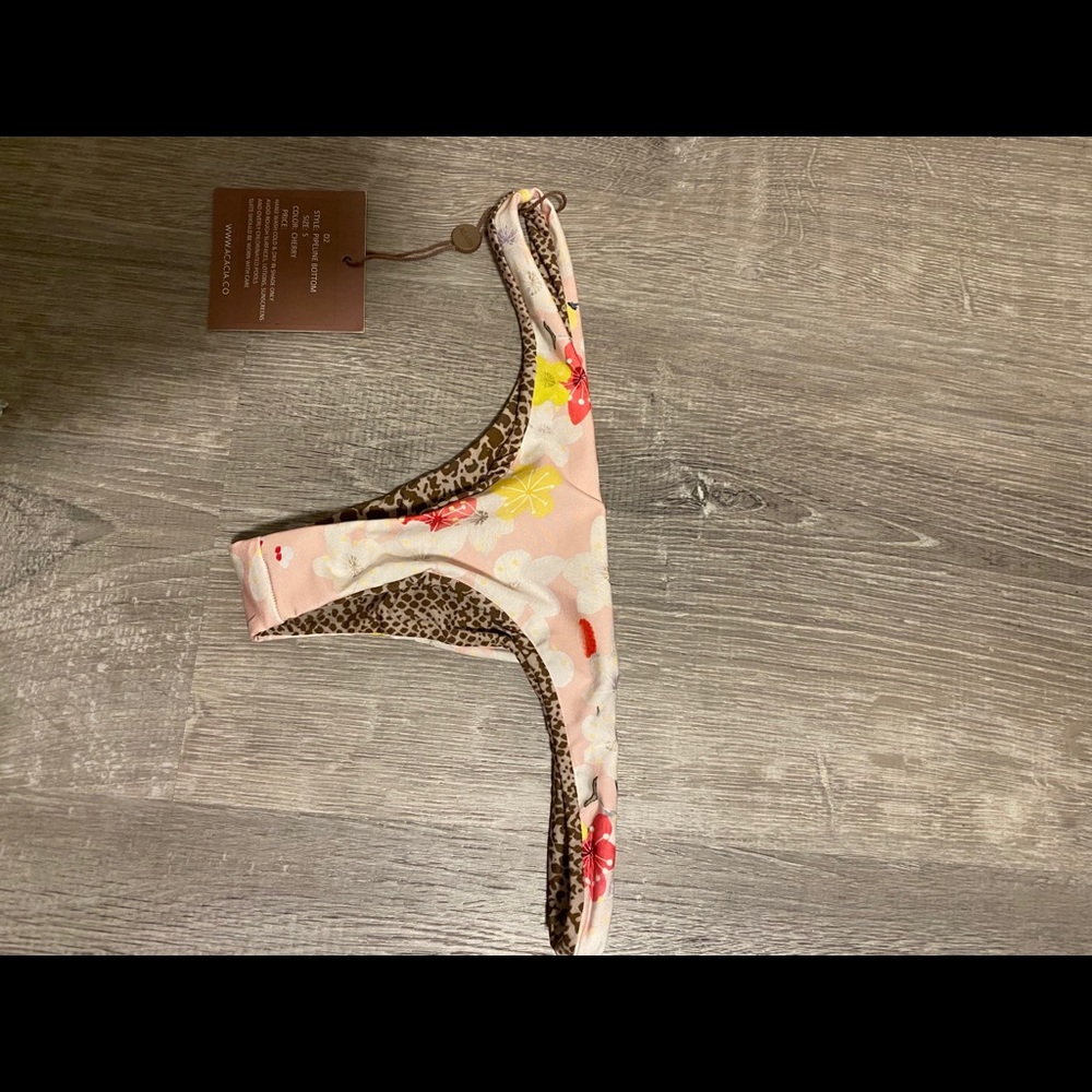 🔷 SOLD 🔷 BNWT Acacia Pipeline in Cherry